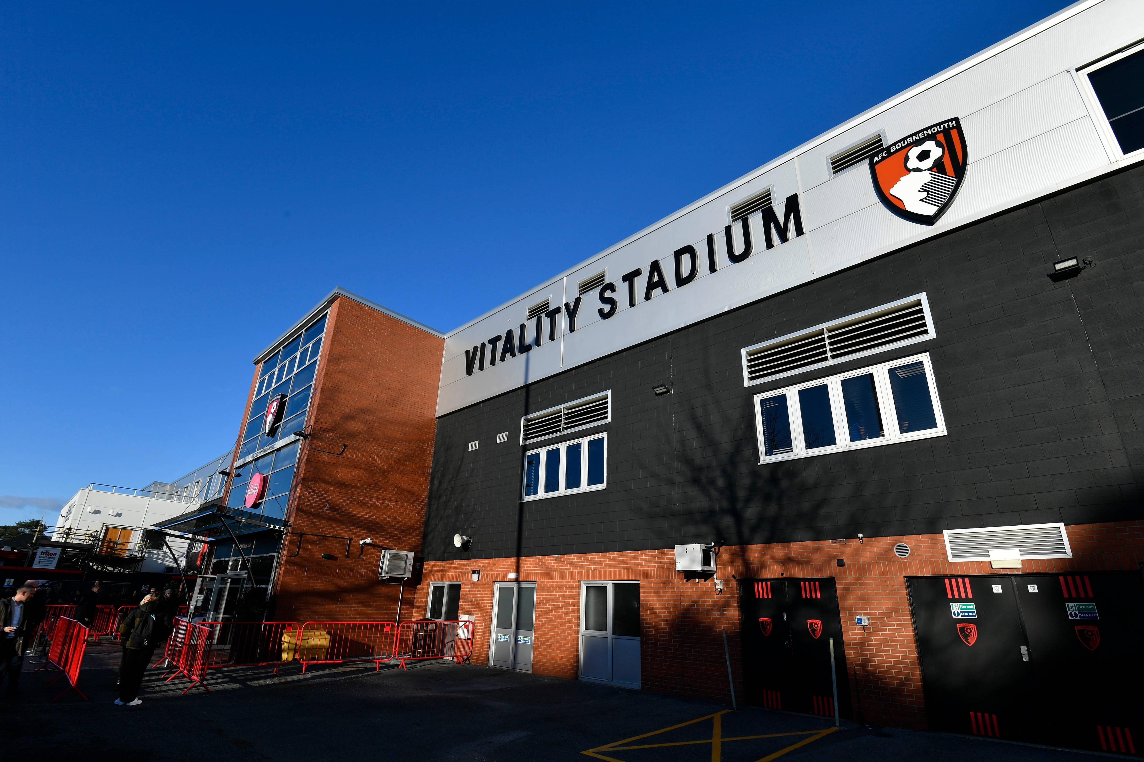 Vista frontal do Estádio Vitality Stadium