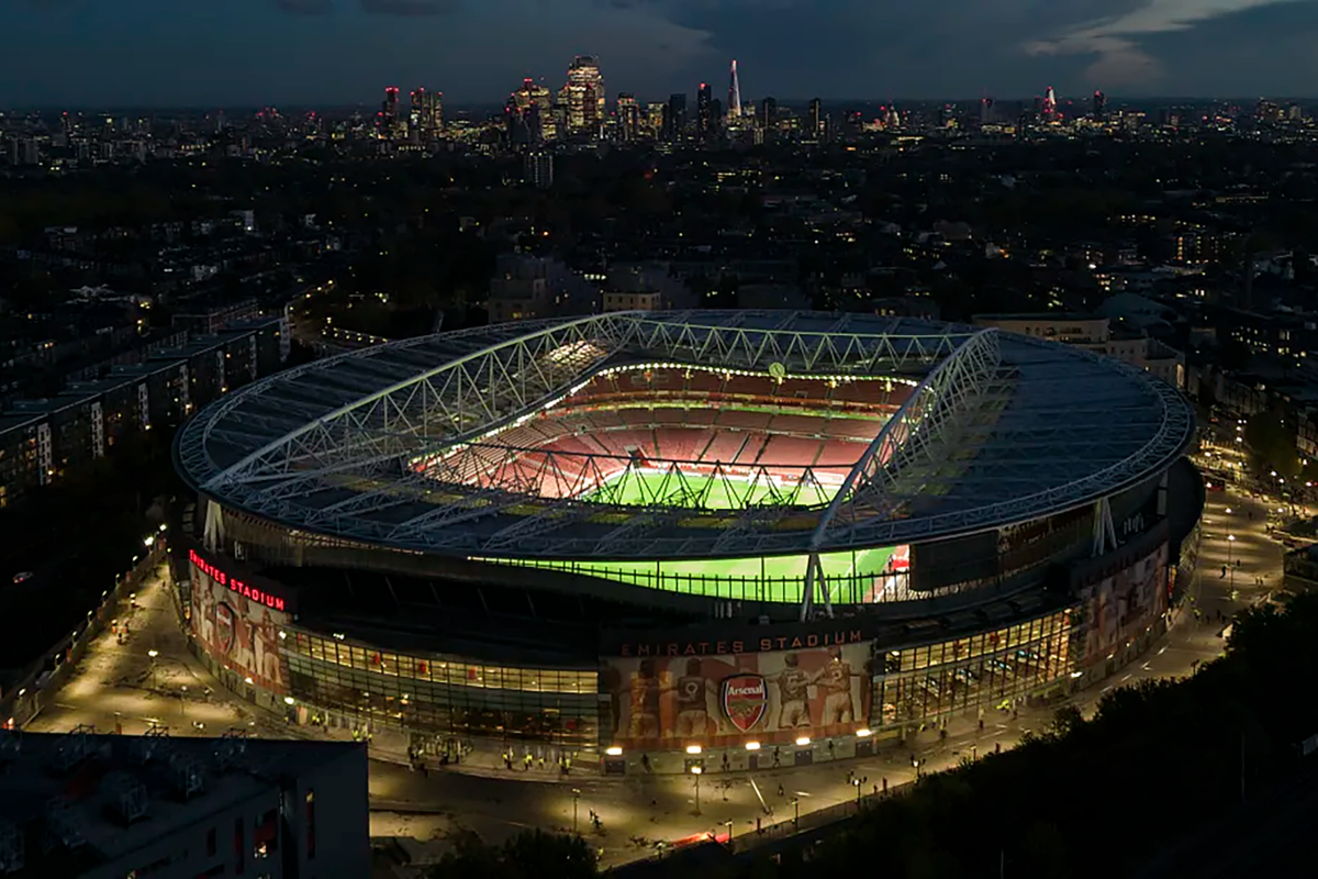 Emirates Stadium - Aérea Noturna